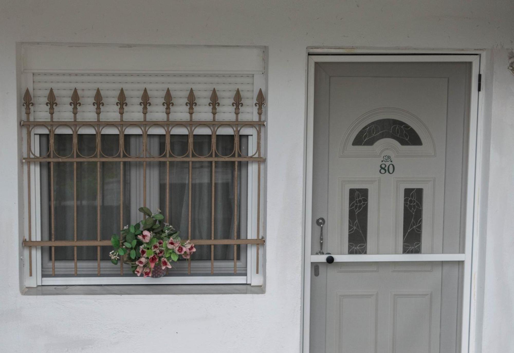 Roses Apartments Nea Michaniona Bagian luar foto